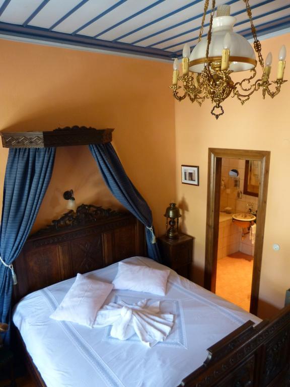 Bed and Breakfast Ta Xelidonakia Pinakátai Exterior foto