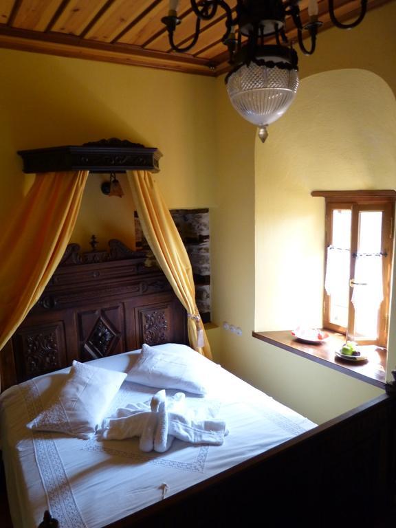 Bed and Breakfast Ta Xelidonakia Pinakátai Exterior foto